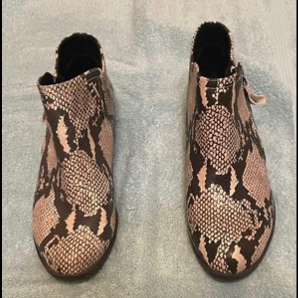 Snakeskin pattern ankle boots